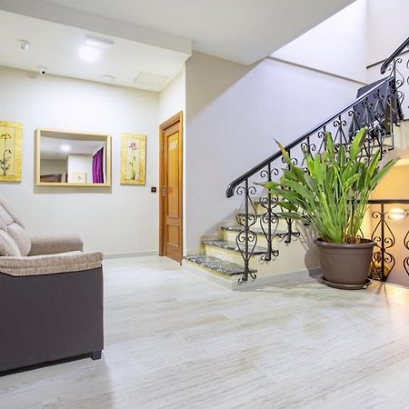 Hostal Ciudad Jardin Малага Экстерьер фото