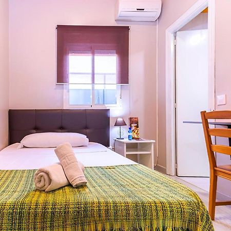 Hostal Ciudad Jardin Малага Экстерьер фото