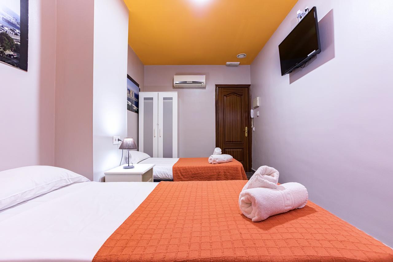 Hostal Ciudad Jardin Малага Экстерьер фото