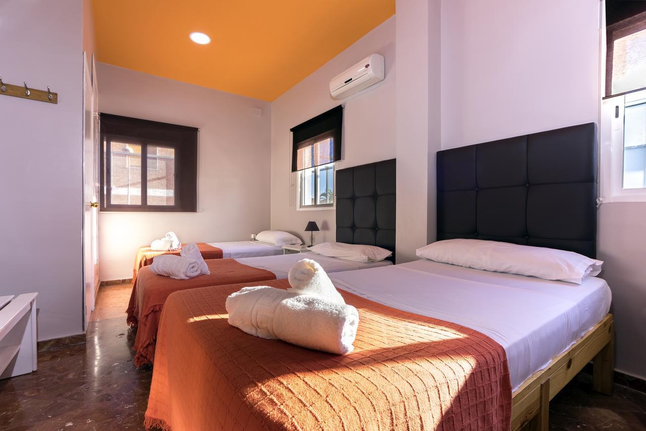 Hostal Ciudad Jardin Малага Экстерьер фото