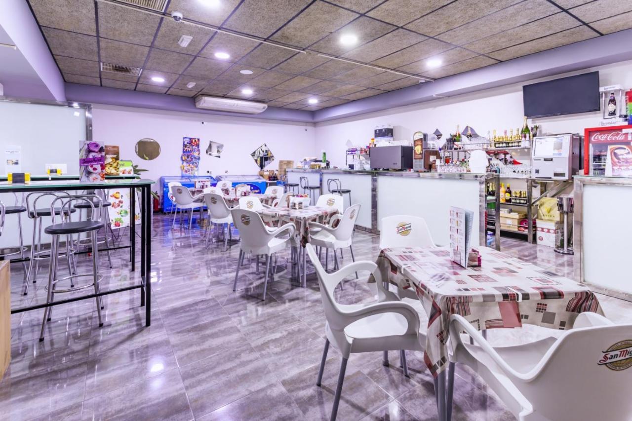 Hostal Ciudad Jardin Малага Экстерьер фото