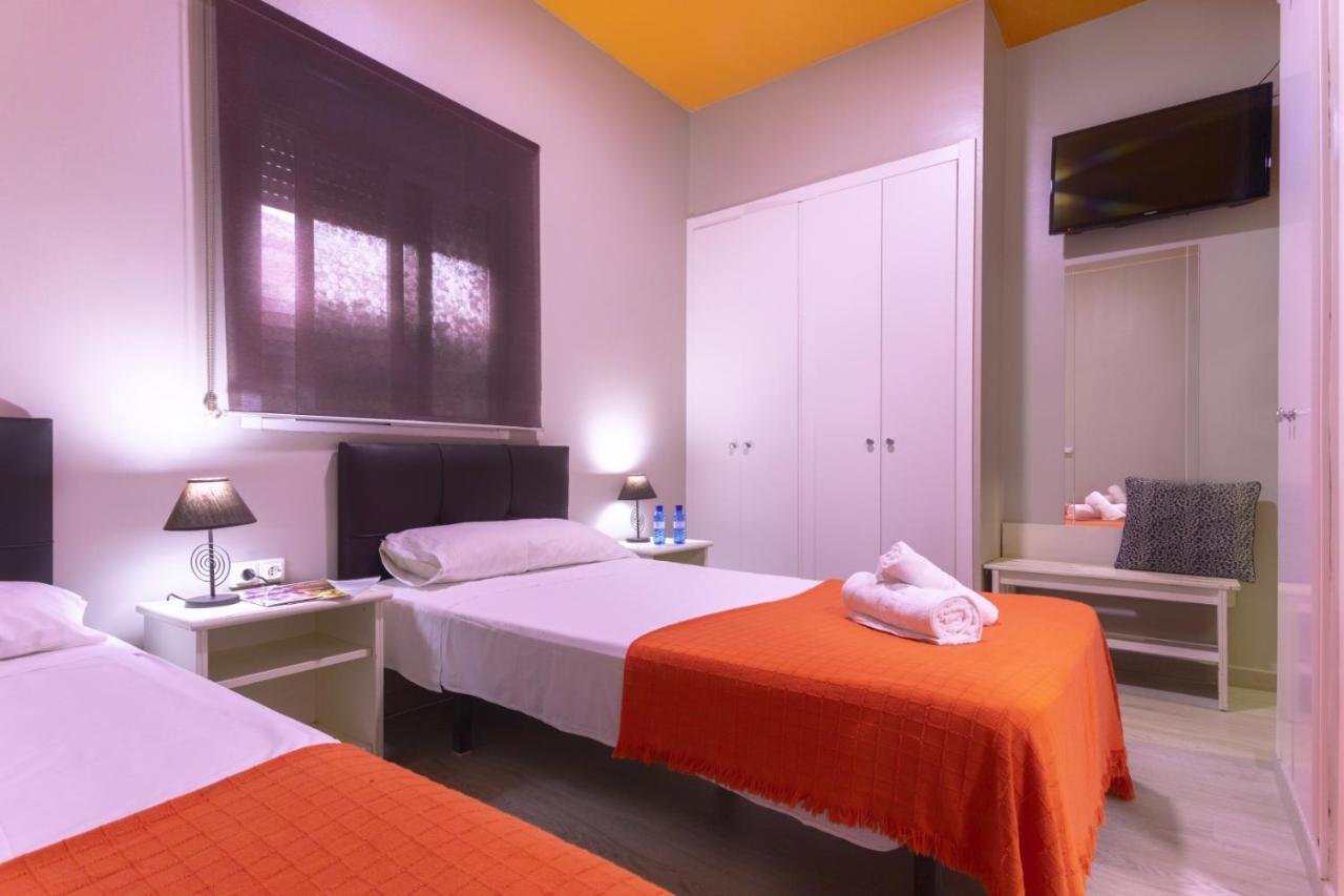 Hostal Ciudad Jardin Малага Экстерьер фото