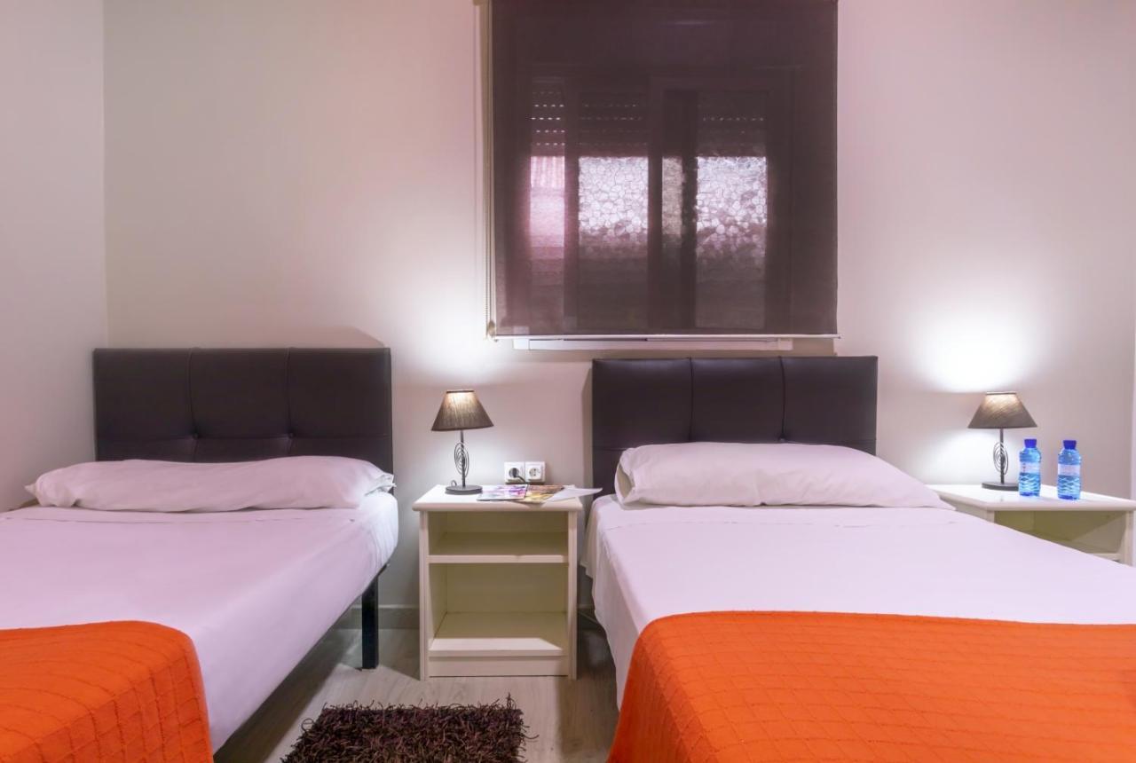 Hostal Ciudad Jardin Малага Экстерьер фото