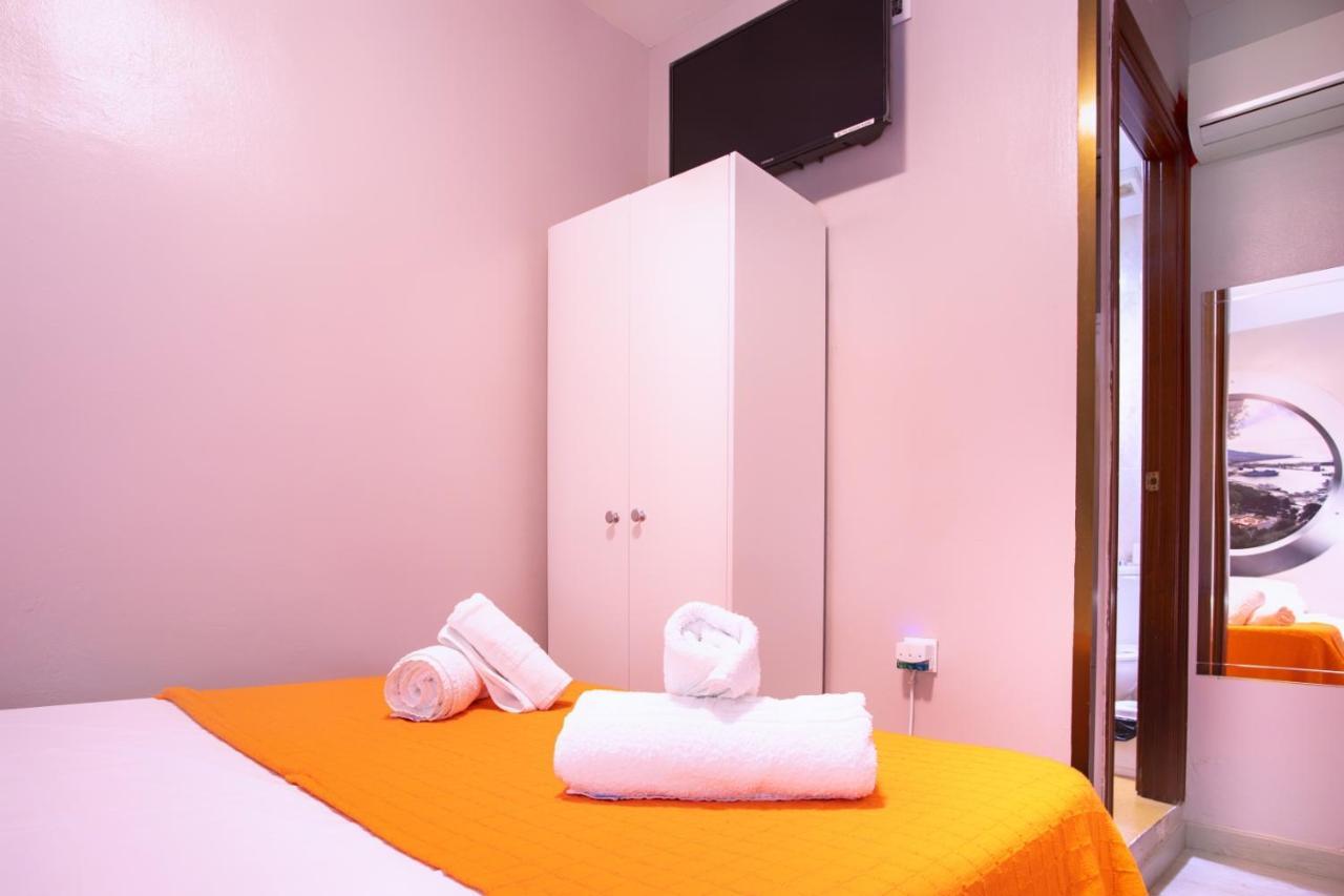 Hostal Ciudad Jardin Малага Экстерьер фото