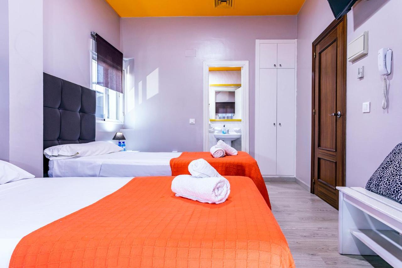 Hostal Ciudad Jardin Малага Экстерьер фото