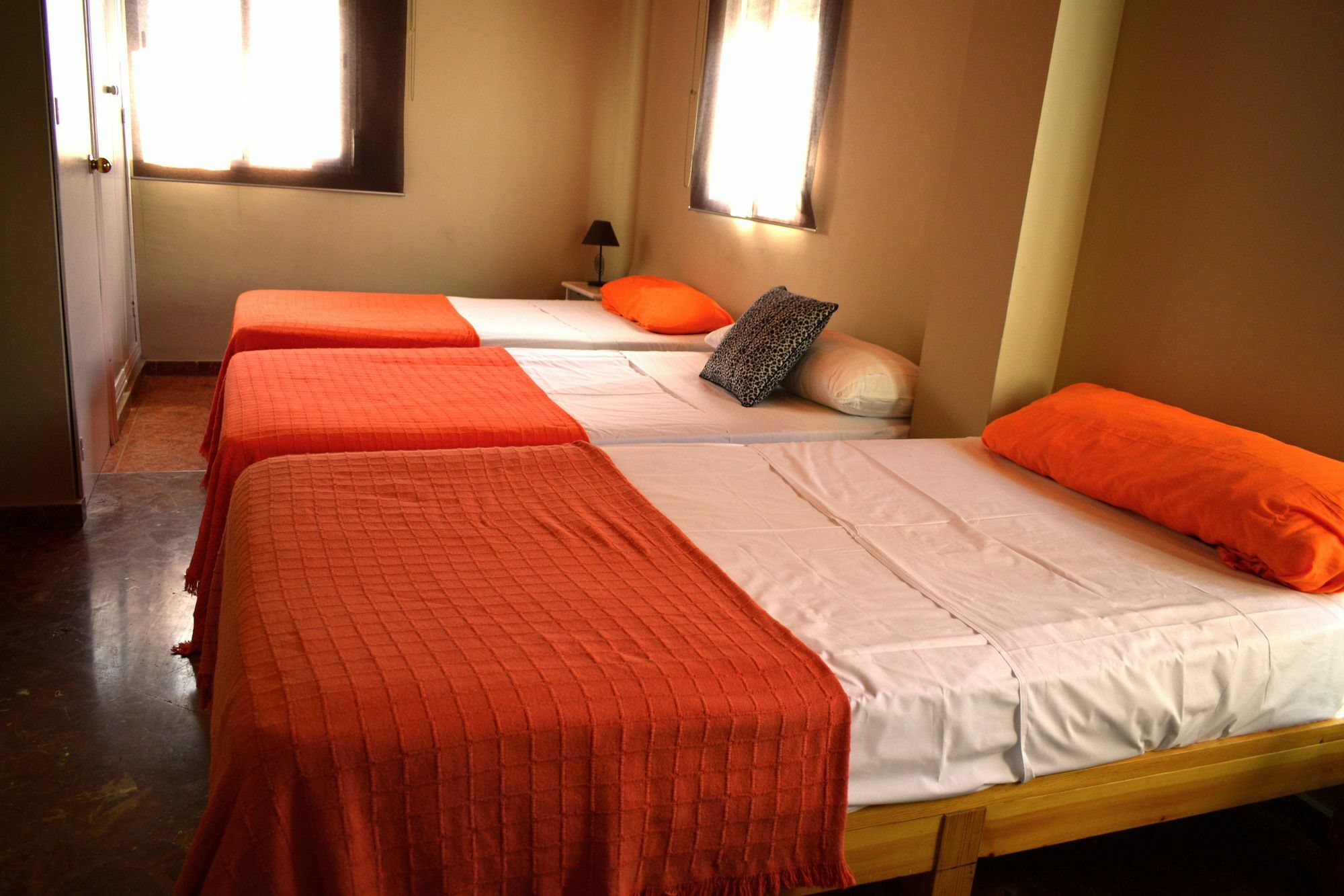 Hostal Ciudad Jardin Малага Экстерьер фото