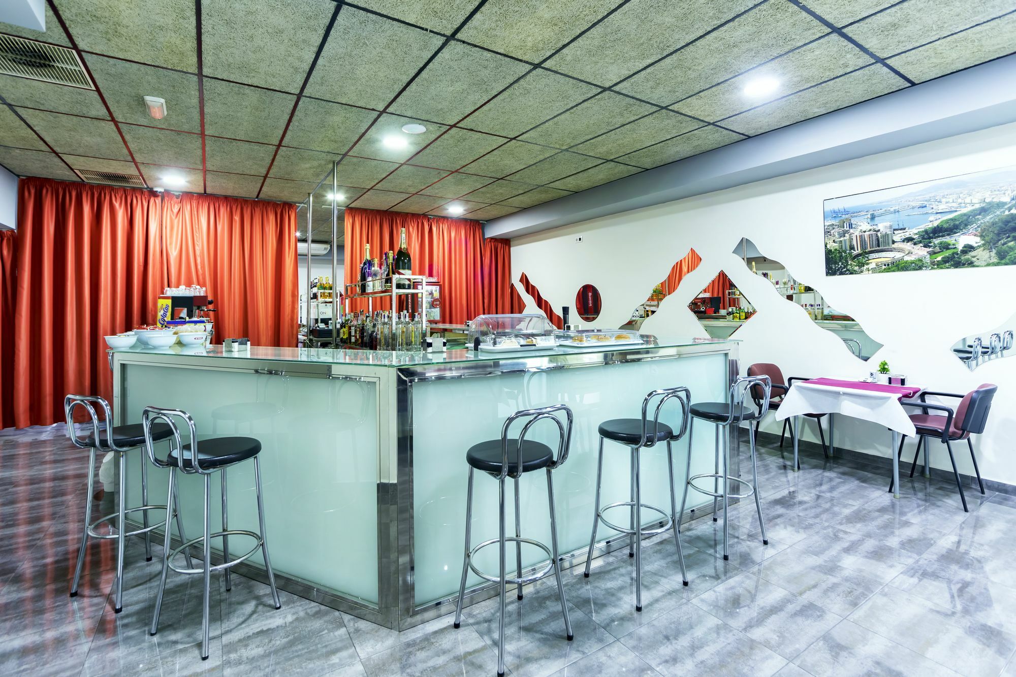 Hostal Ciudad Jardin Малага Экстерьер фото